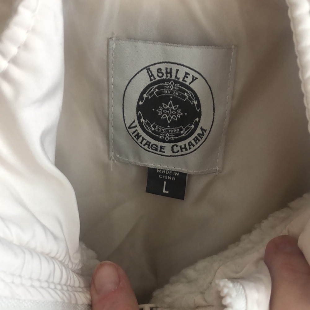 Ashley Vintage Charm Jacket - Picture 4 of 8
